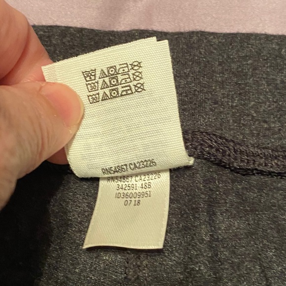 PINK VICTORIA SECRET LEGGINGS - Picture 8 of 8